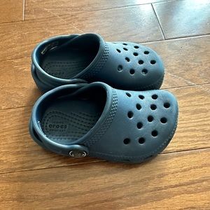 Navy blue infant crocs
